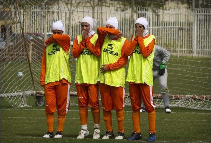 Женская сборная по футболу в Ираке (7 фото) 